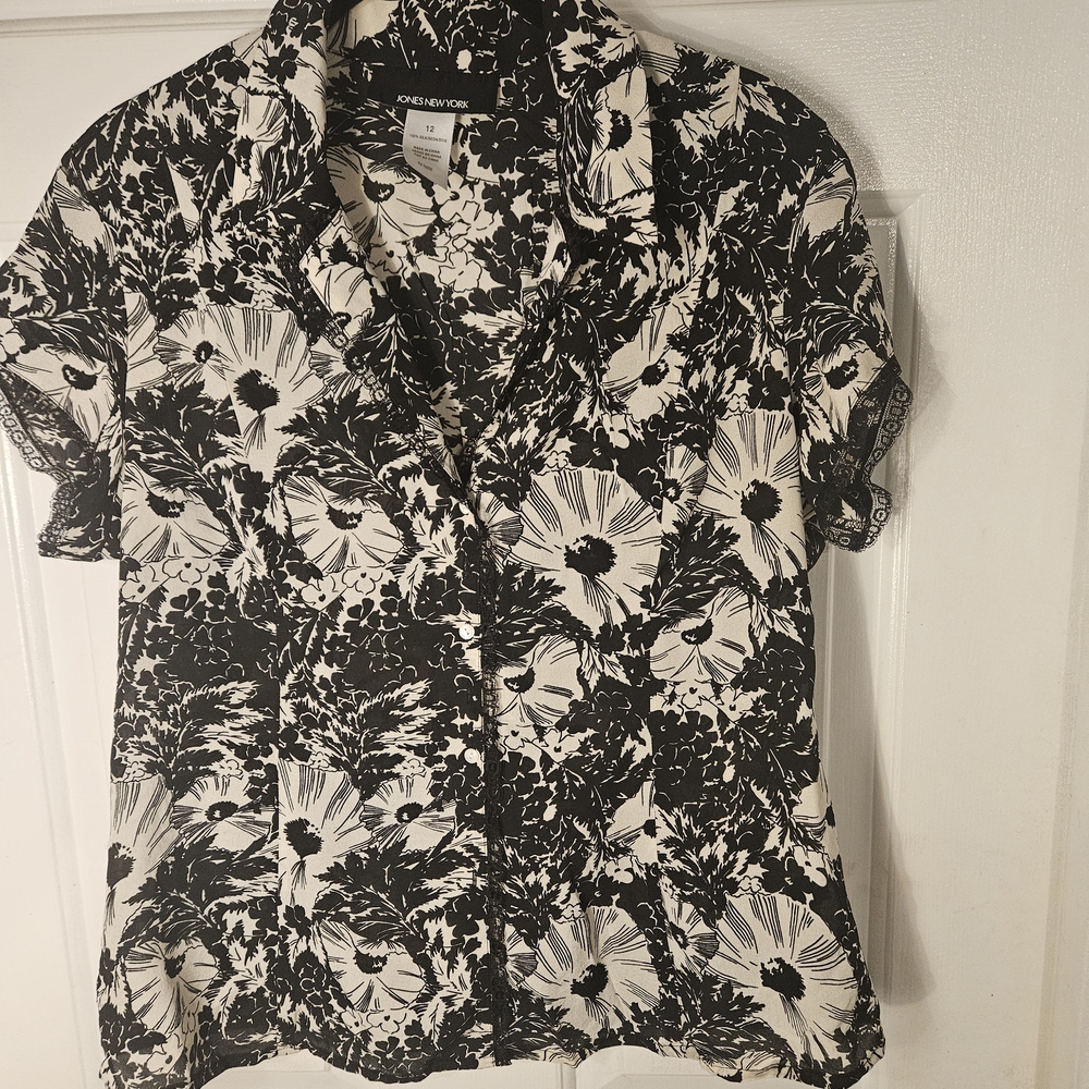 Express Black and White Casual Floral Button Down Shirt